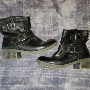 Rock & Candy Black Short Booties sz 8